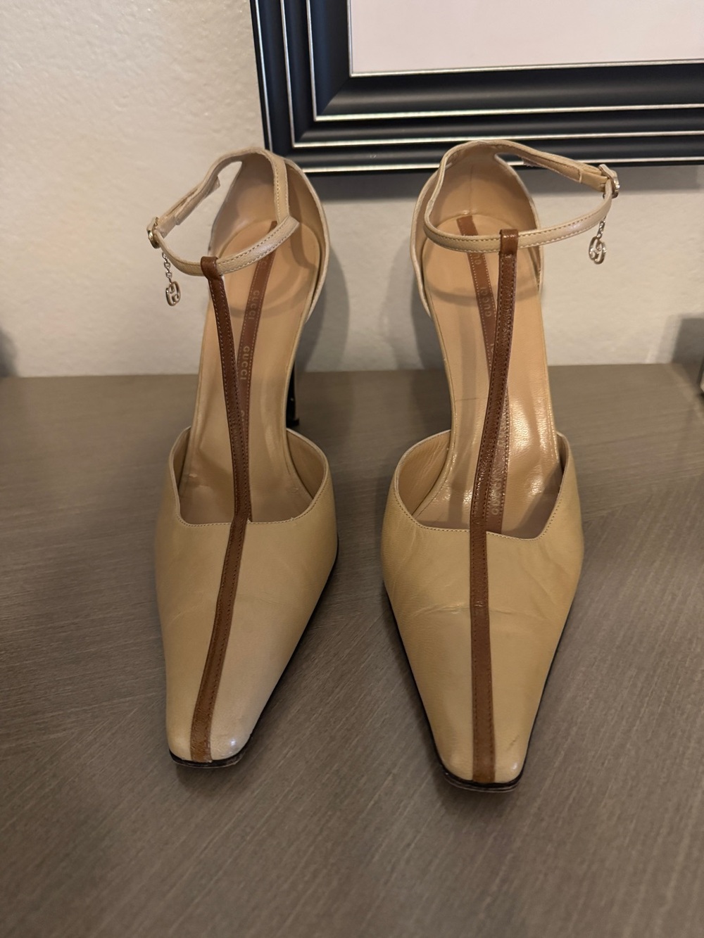 Gucci Leather T-Strap Pump